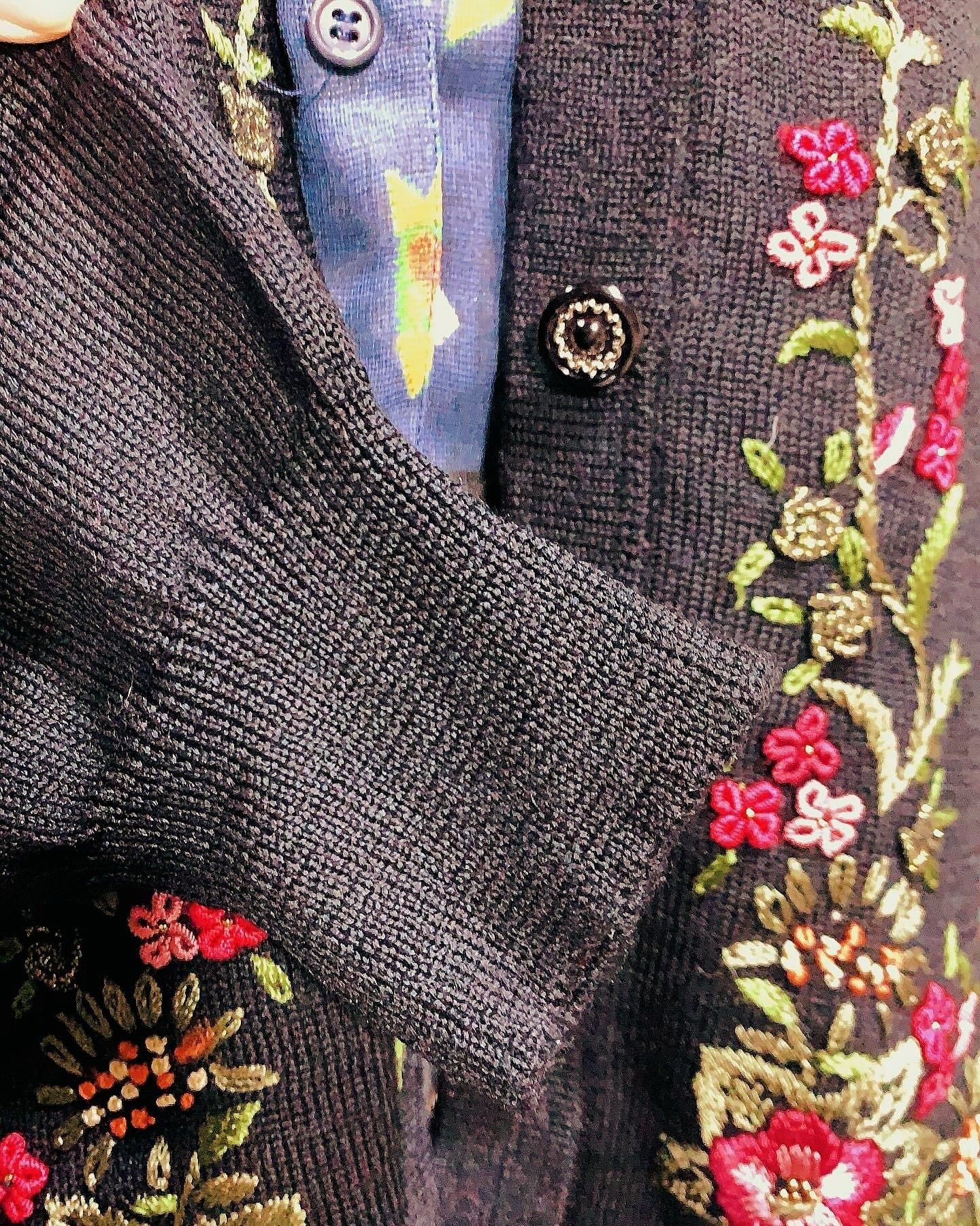 🇯🇵JAPAN Vintage ♡ Clothes Black Rose Outer(Top/Shirt/Coat/Skirt/Pants/Dress)| 🇯🇵日本古著 ♡ 衣服 刺繡玫紅外套(上衣/花恤/外套/半身裙/褲/連身裙)| 🔎 ss-vin072