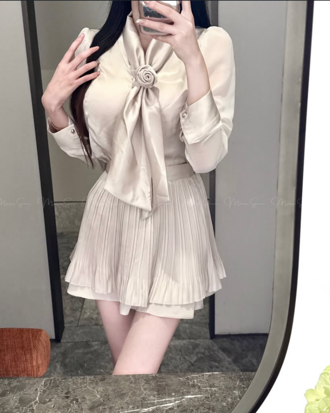 🇰🇷KOREA ♥ 緞面領結光澤襯衫+百摺裙兩件式套裝
襯衫洋裝 兩件式洋
Satin bow tie glossy shirt and pleated skirt two-piece set
🔎 ɪᴛᴇᴍ ɴᴏ:SS-KSS99015134