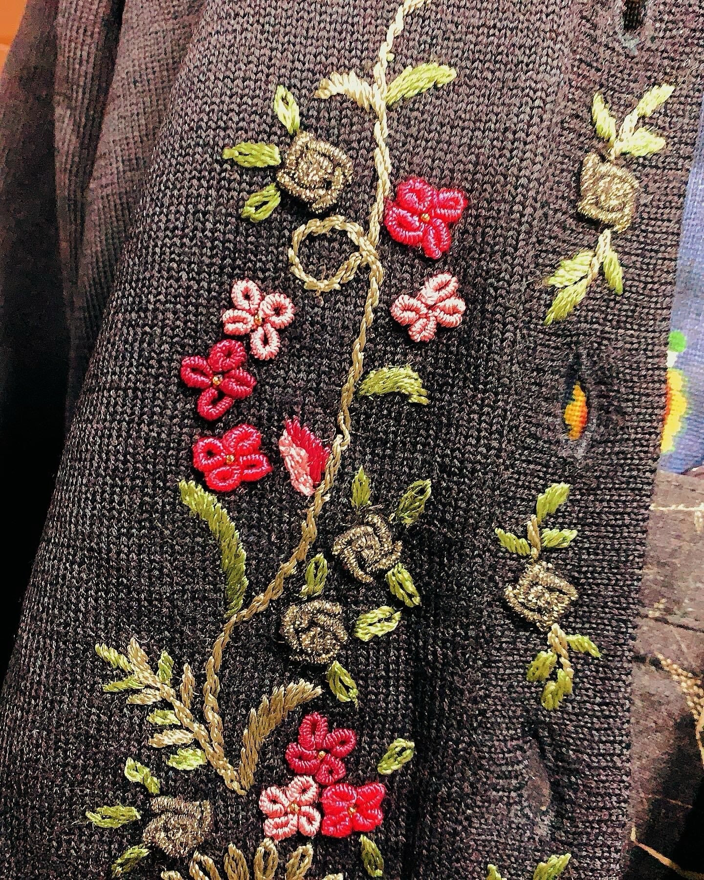 🇯🇵JAPAN Vintage ♡ Clothes Black Rose Outer(Top/Shirt/Coat/Skirt/Pants/Dress)| 🇯🇵日本古著 ♡ 衣服 刺繡玫紅外套(上衣/花恤/外套/半身裙/褲/連身裙)| 🔎 ss-vin072