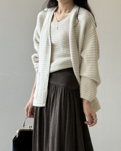 🇰🇷KOREA
♥ V領針織吊帶背心+寬鬆外套-兩件式套裝
V-neck knitted camisole + loose jacket - two-piece set SS-KSS98926522