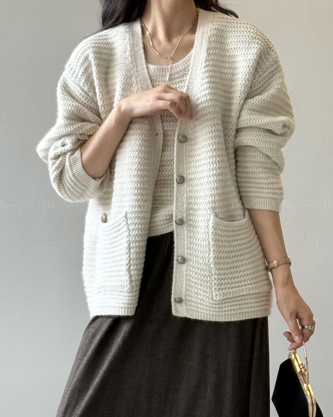 🇰🇷KOREA
♥ V領針織吊帶背心+寬鬆外套-兩件式套裝
V-neck knitted camisole + loose jacket - two-piece set SS-KSS98926522