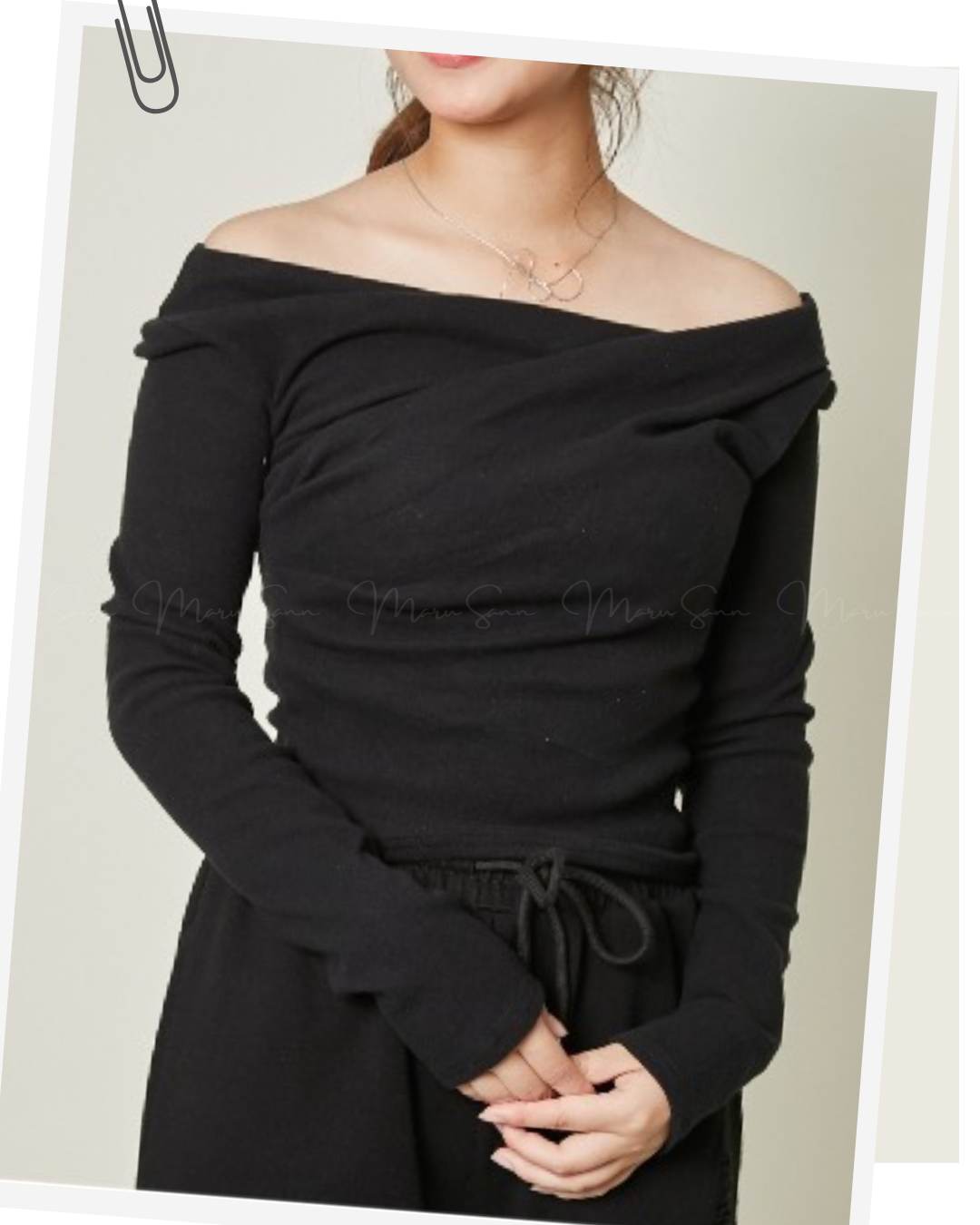 🇯🇵日本 ♥Collar-bone-revealing x loose-fitting, draped asymmetrical top
♥ 鎖骨感 x 寬鬆垂墜的不對稱上衣 / 一件展現你腰線的單品

🔎 ɪᴛᴇᴍ ɴᴏ：SS-JS13730296