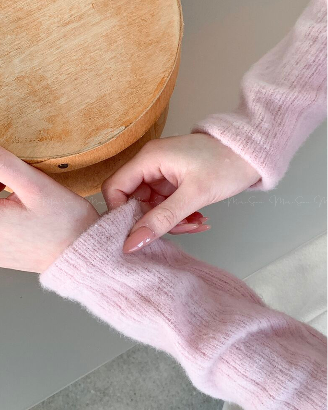 🇰🇷KOREA
♥ Festive christmassy ribbon top
派對約會造型 浪漫感蝴蝶結露肩加絨上衣

🔎 ɪᴛᴇᴍ ɴᴏ：SS-KSS97326804