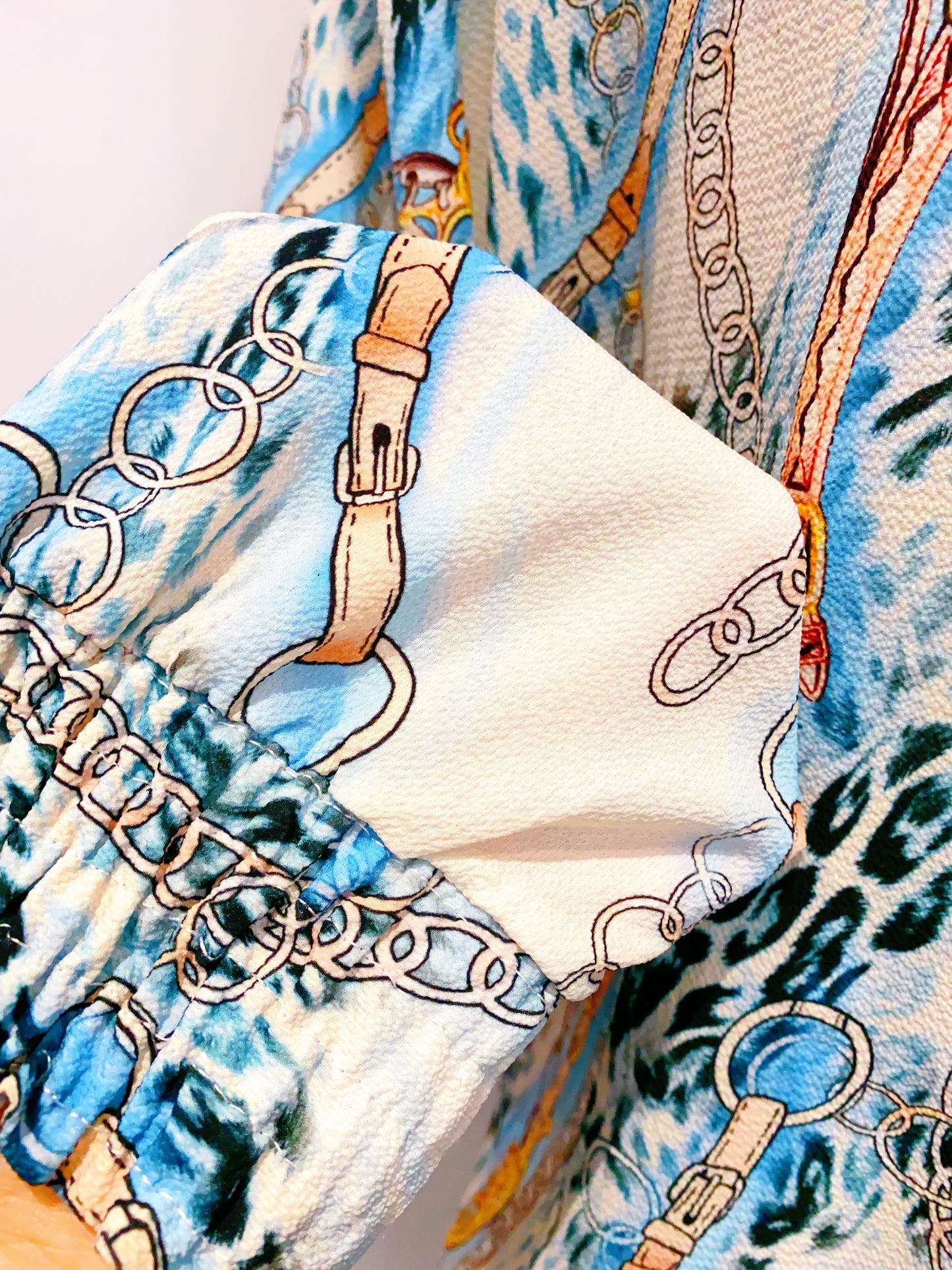 🇪🇺歐美古著｜VintageClothes - 歐式奢華馬鏈與豹紋印花抓褶高領雪紡衫 🔎 ss-vin521