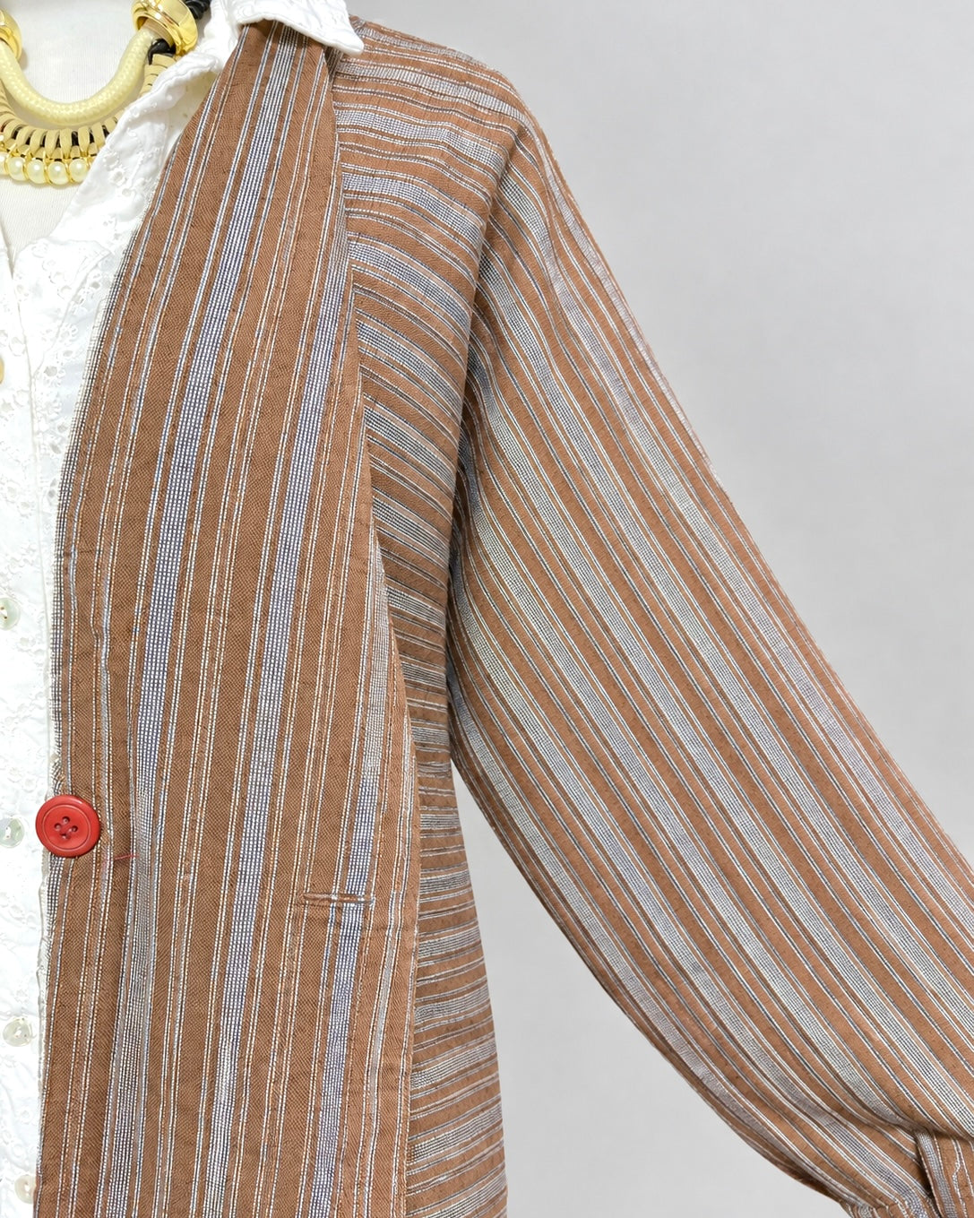🇯🇵日本古著 🏷️ [ 復古棕灰縱橫細條紋雙排紅扣和裝工作罩衫 ｜ Vintage Brown & Grey Stripe Japanese Kappogi Apron Coat ] ss-vin730