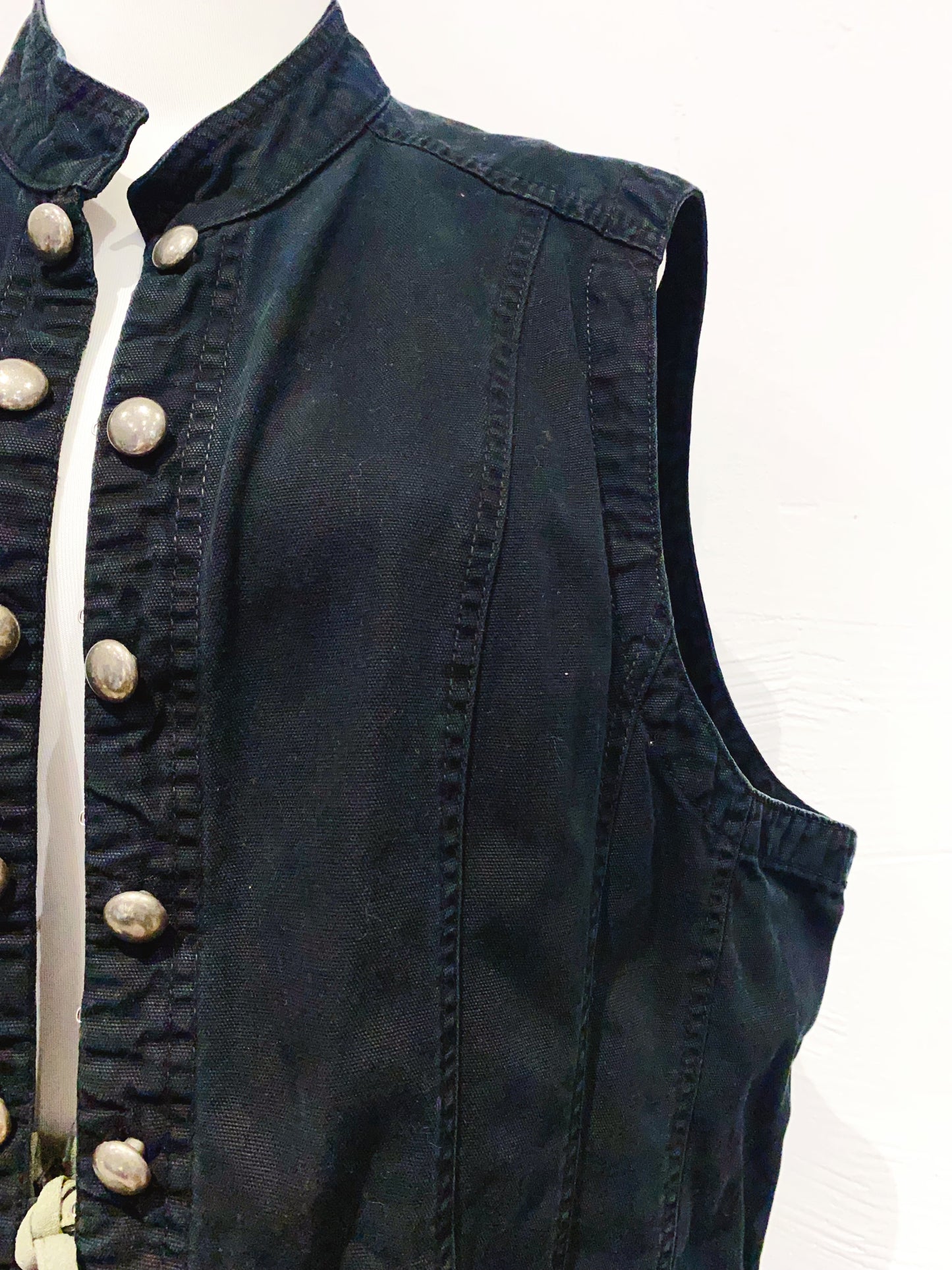 🇪🇺 歐美古著｜VintageClothes - 軍風率性雙排圓扣立領黑色牛仔工裝背心  🔎 ss-vin527
