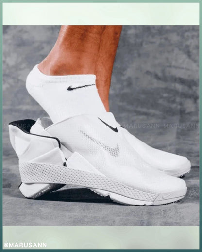 🇯🇵JAPAN  JAPNA ♥ NIKE WMNS Go FlyEase Black White Women Slip On 運動鞋 波鞋 \ 孕婦、懶人必備福音！解放雙手的波鞋 /