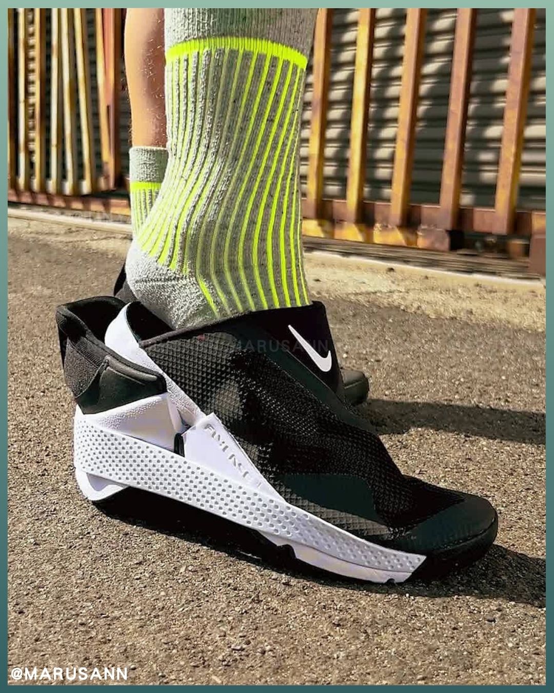 🇯🇵JAPAN  JAPNA ♥ NIKE WMNS Go FlyEase Black White Women Slip On 運動鞋 波鞋 \ 孕婦、懶人必備福音！解放雙手的波鞋 /