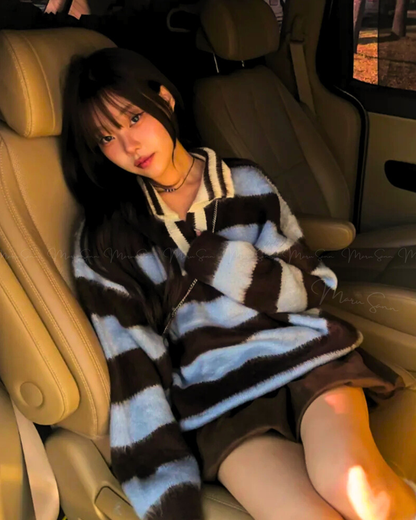 🇰🇷KOREA ♥ Brushed single-breasted oversized collared knit Sweater
磨毛單排扣寬鬆翻領針織冷衫

🔎 ɪᴛᴇᴍ ɴᴏ：SS-GS97440645